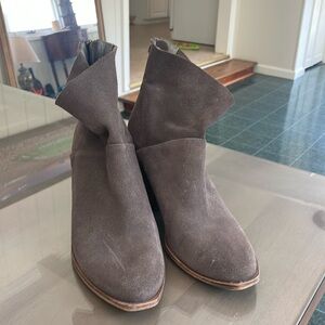 Chinese Landry Brown Heeled Booties Size 9.